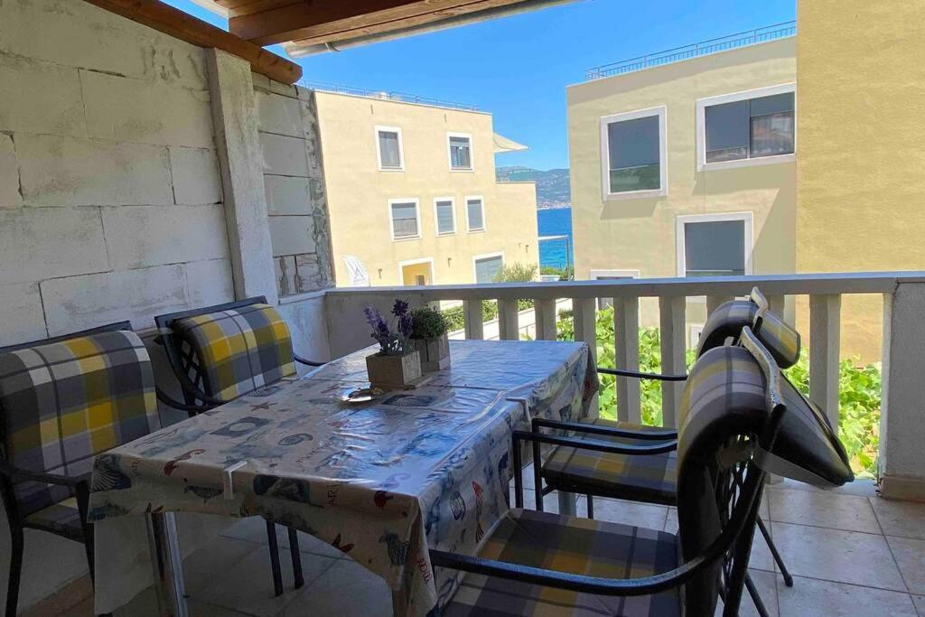 Apartman Toma Apartment Slatine Bagian luar foto