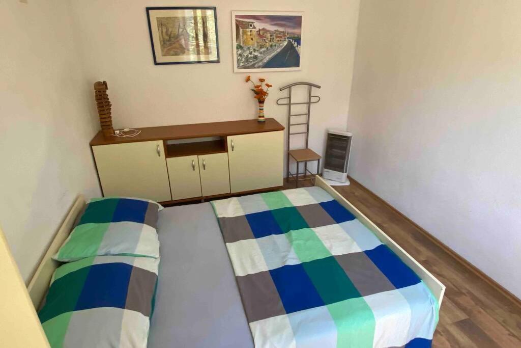 Apartman Toma Apartment Slatine Bagian luar foto